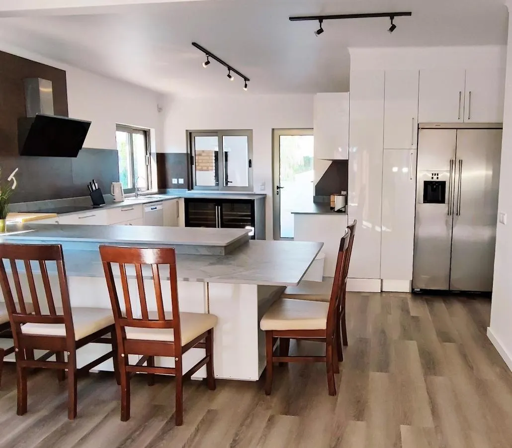 6 Bedroom Private Villa Tenazinha I, With Private Pool Albufeira