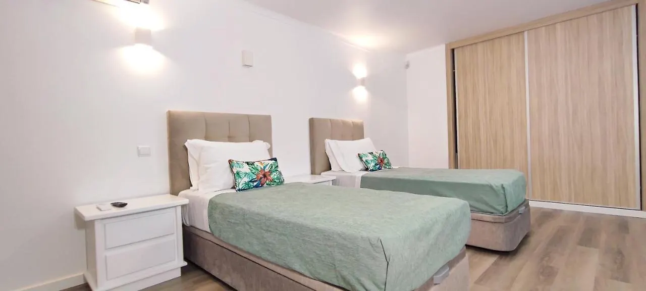 6 Bedroom Private Villa Tenazinha I, With Private Pool Albufeira